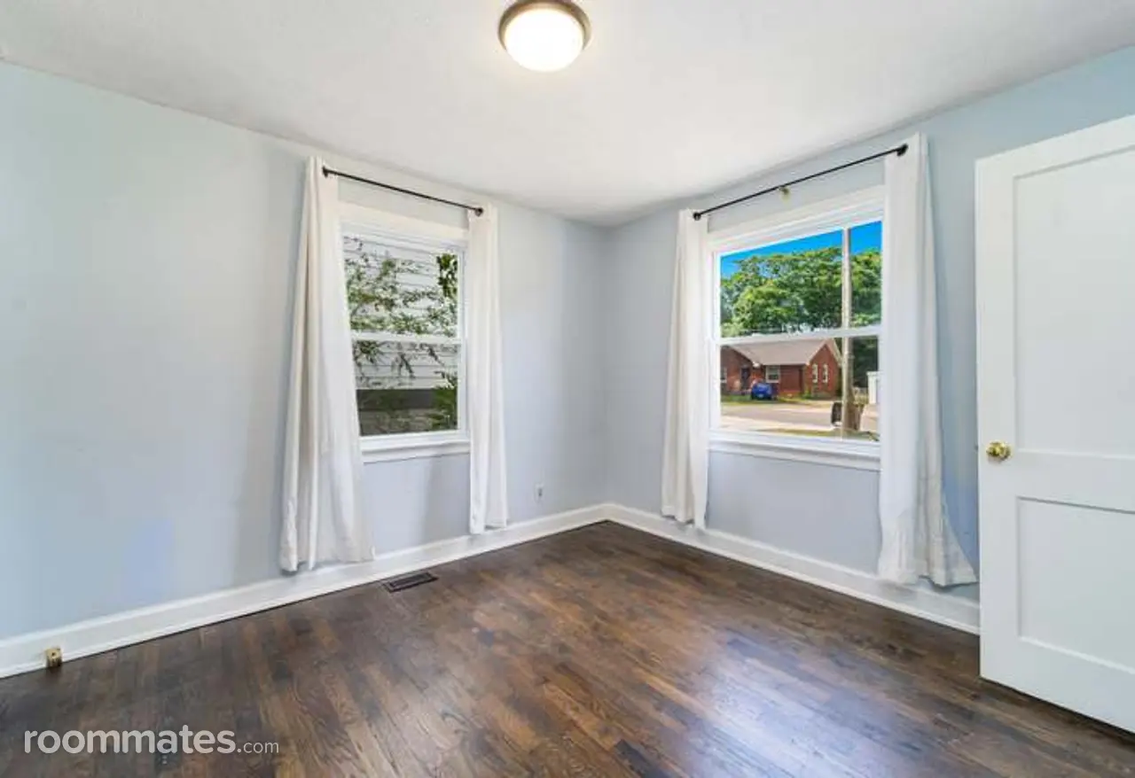 Profile photo 4 of 11