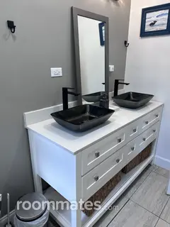 Room for rent in St. Petersburg, FL $1650, house