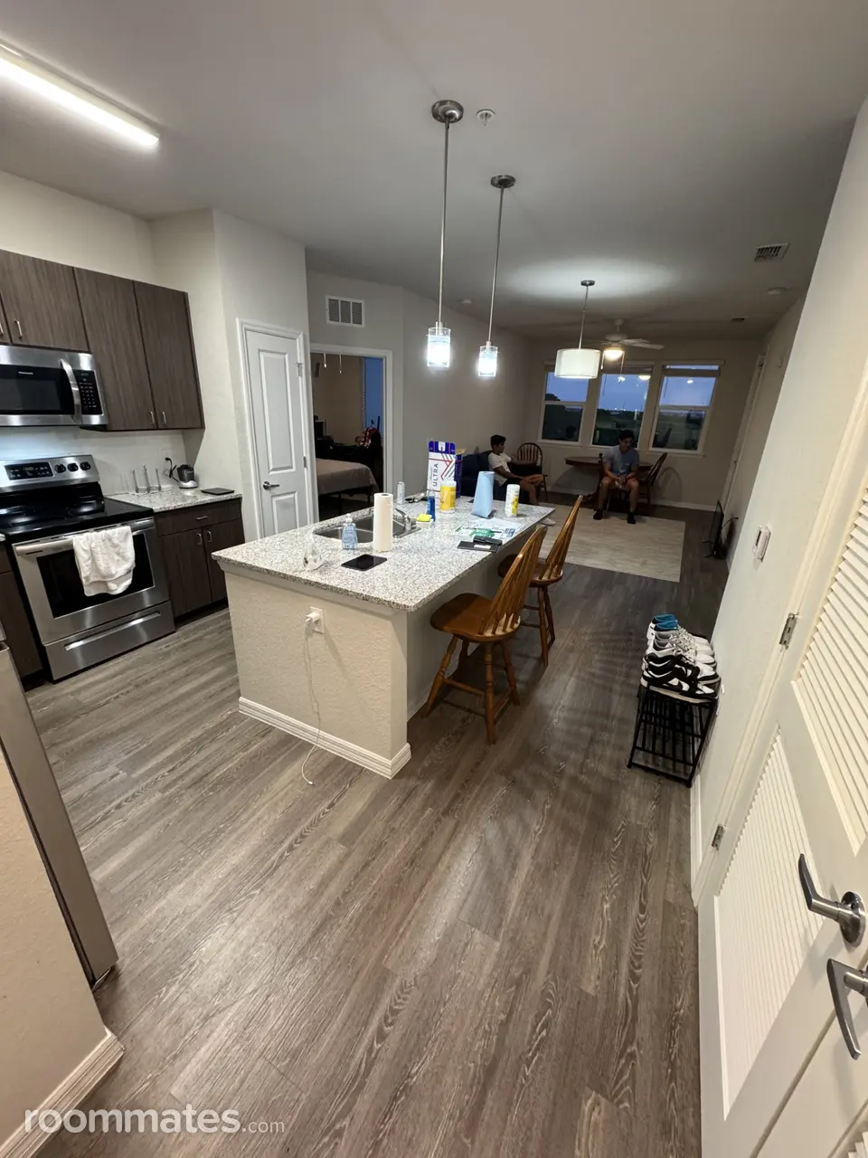 Profile photo 3 of 4