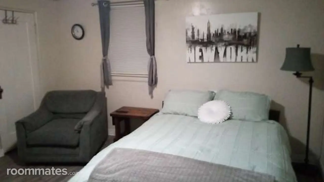 Profile photo 4 of 11