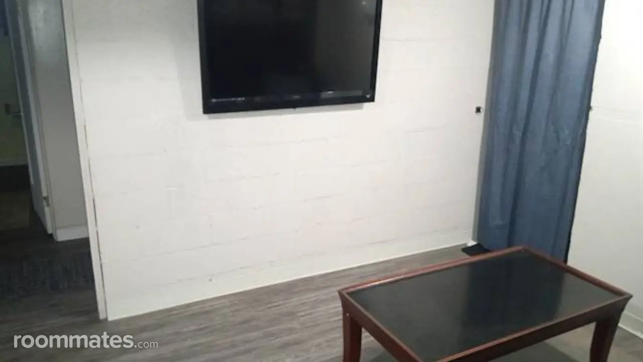 Profile photo 6 of 11