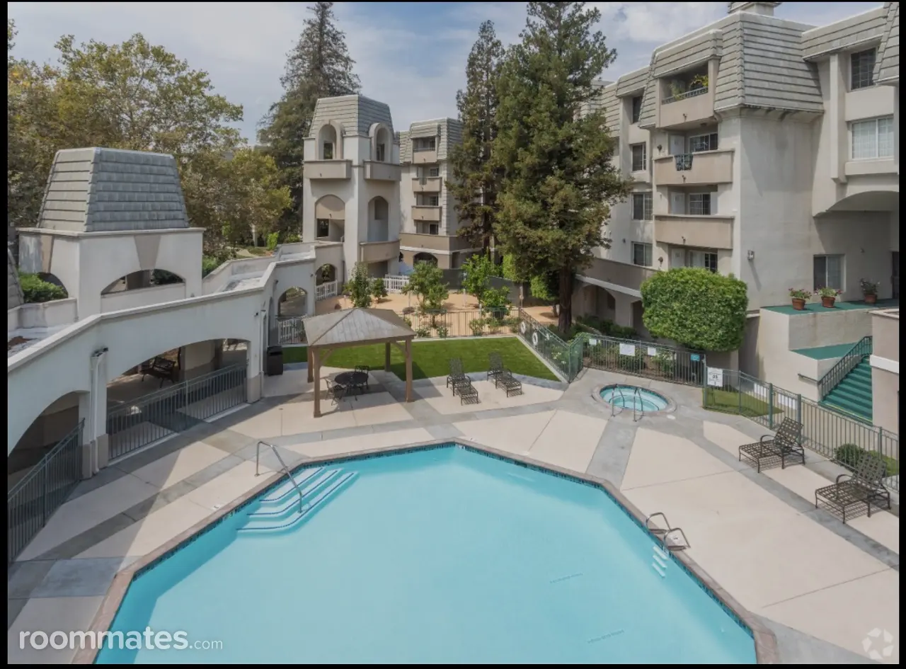 Profile photo 3 of 15