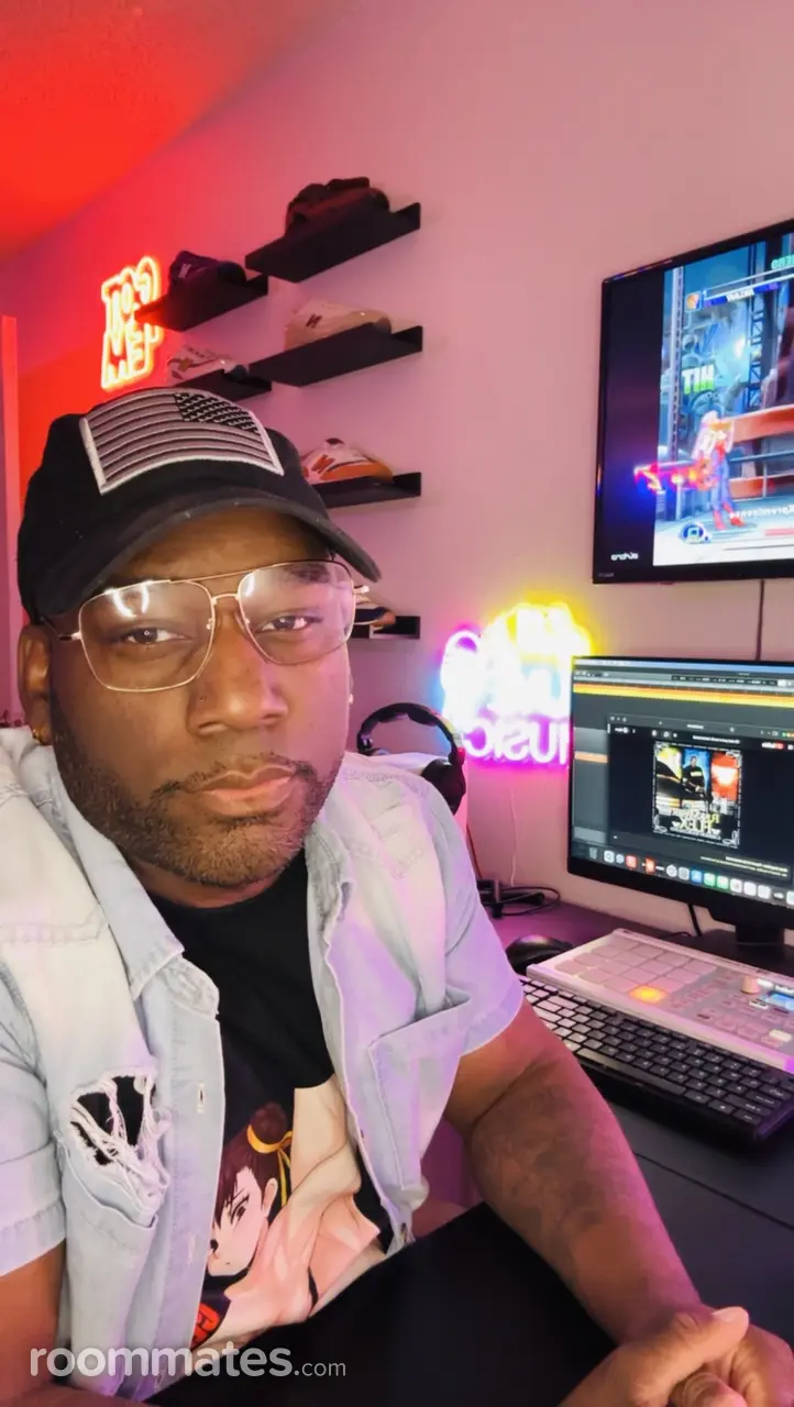 Profile photo 7 of 7