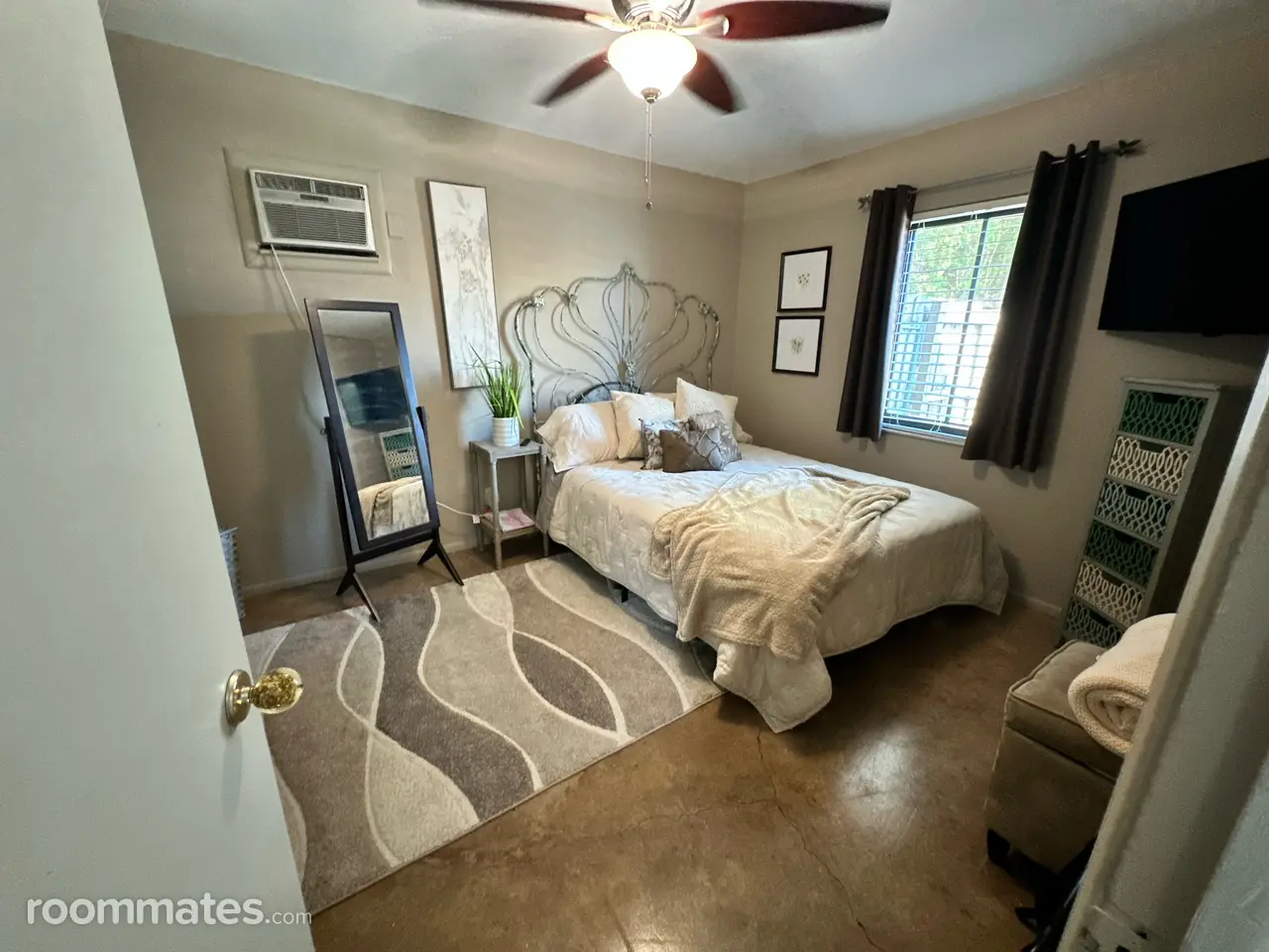 Profile photo 6 of 12