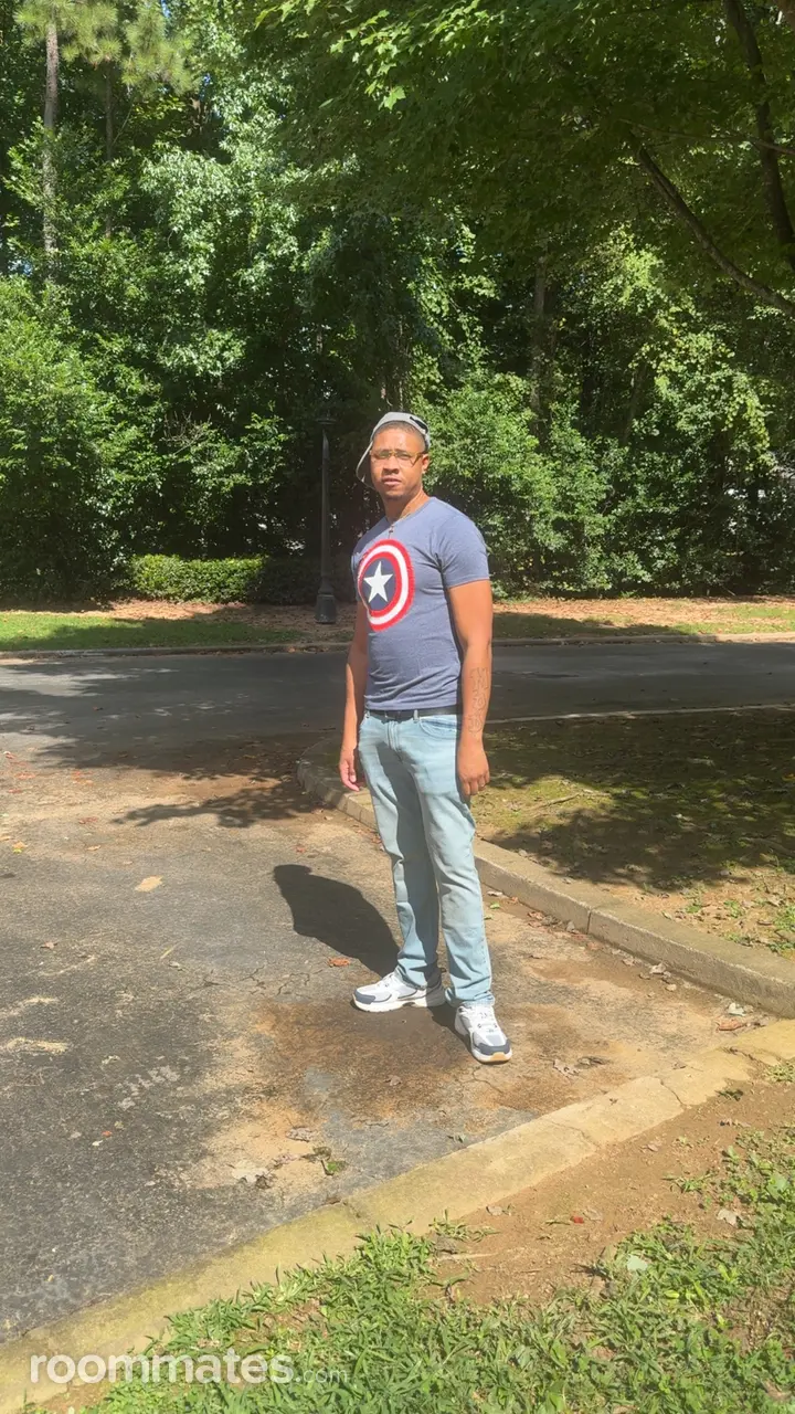 Profile photo 4 of 4