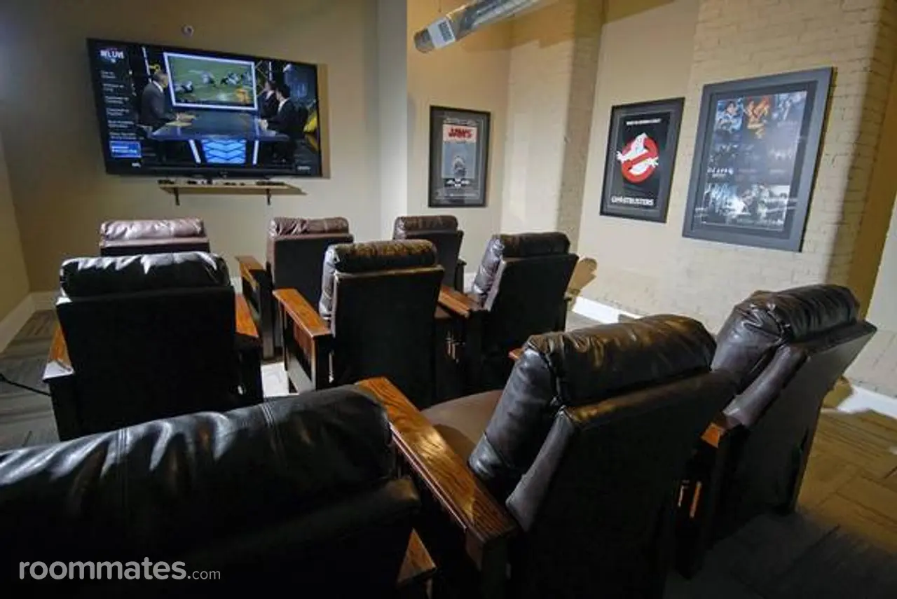 Profile photo 2 of 18