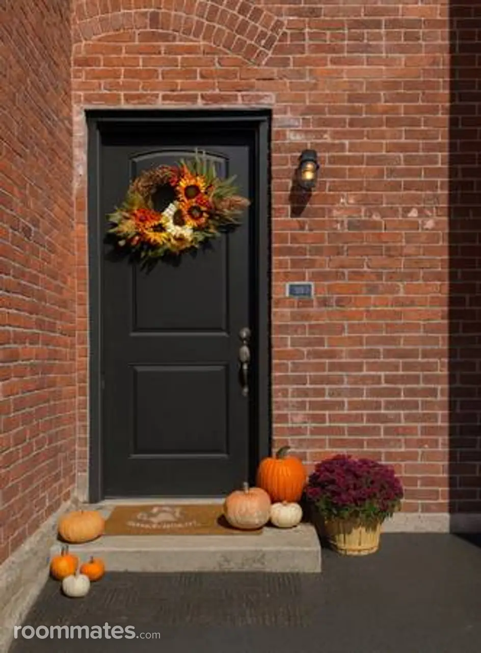 Profile photo 9 of 18