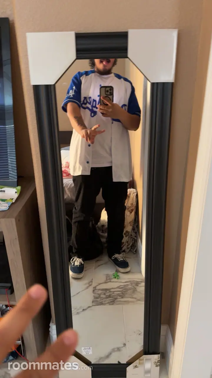 Profile photo 1 of 1