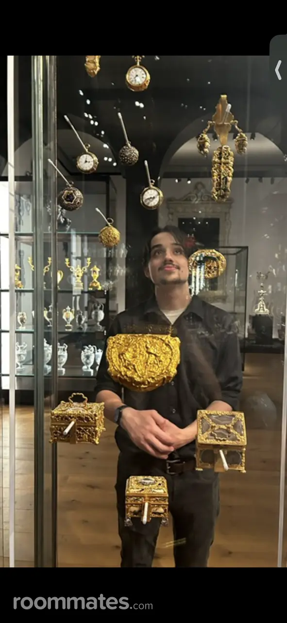 Profile photo 7 of 7