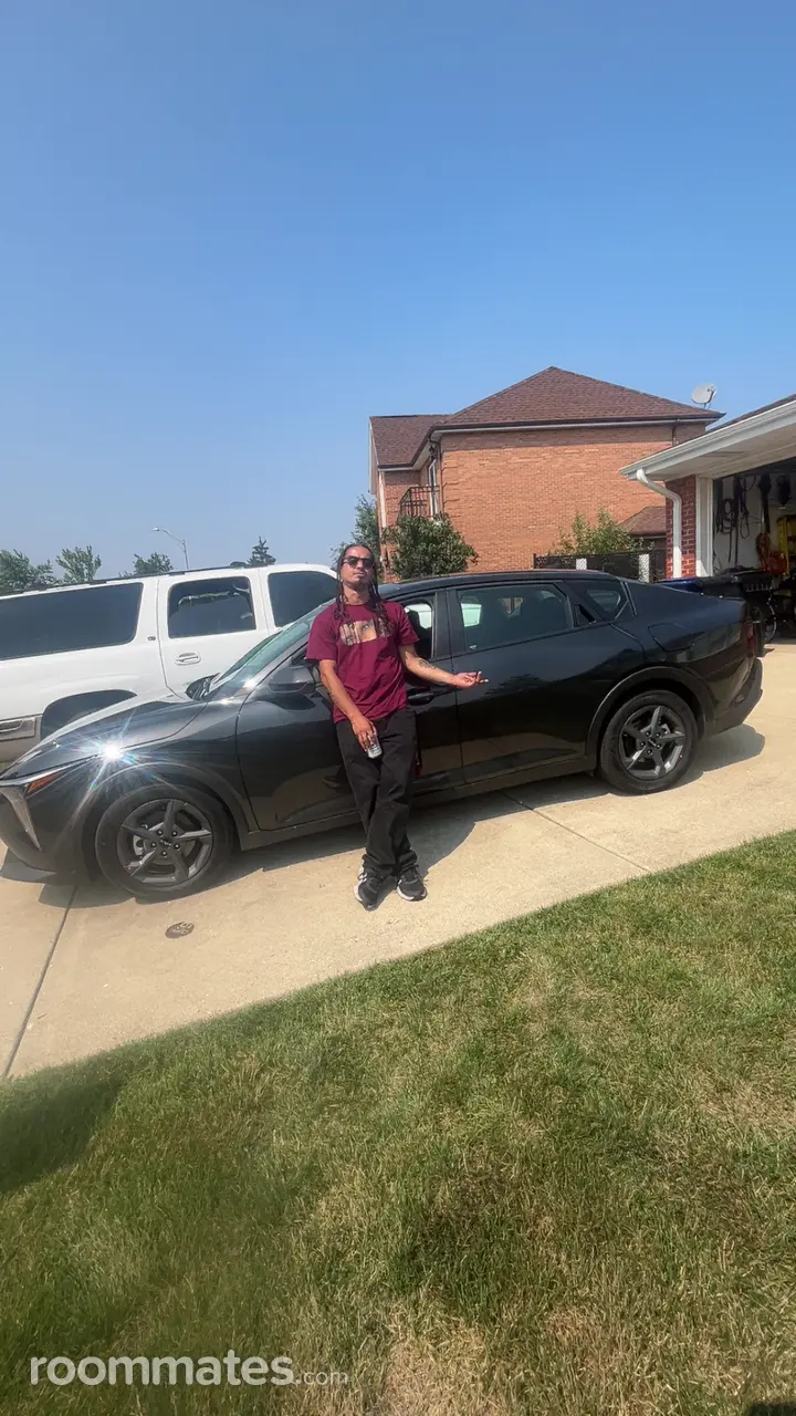 Profile photo 4 of 8