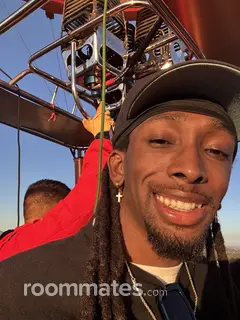 Roommate looking Manchester, NH, $1000