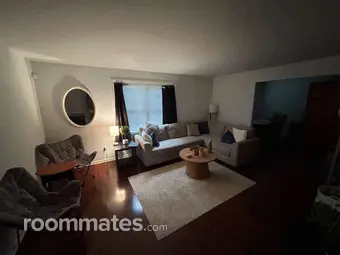 Room for rent in Bridgeport, CT $975, townhouse