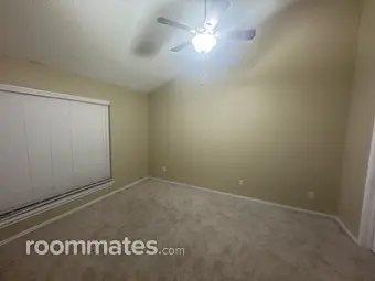 Room for rent in Dallas, TX $700, townhouse
