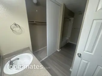 Room for rent in Dallas, TX $700, townhouse