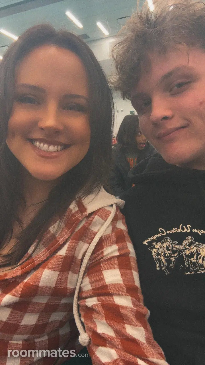 Profile photo 3 of 7