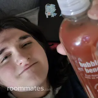 Roommate looking Portland, OR, $900