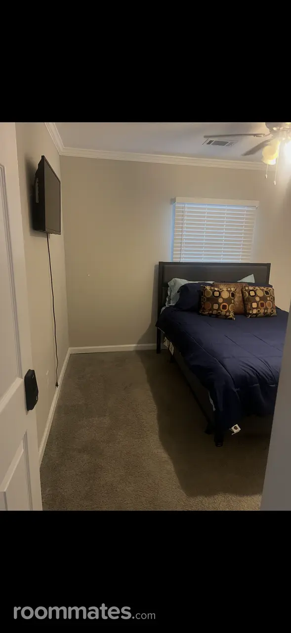 Profile photo 4 of 11