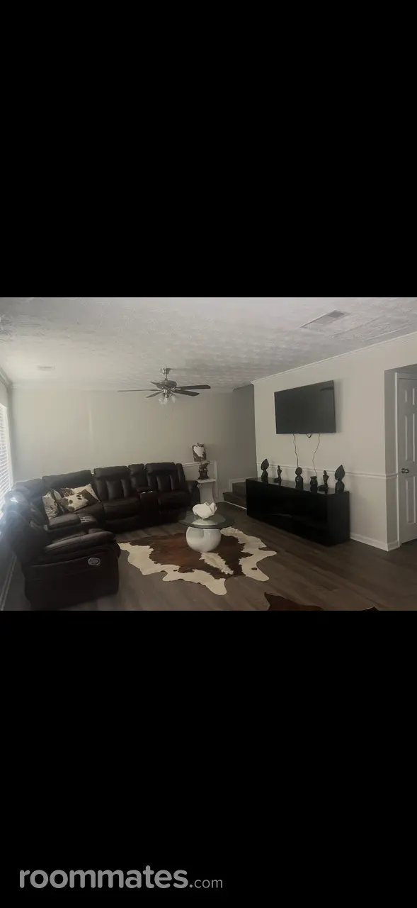 Profile photo 10 of 11