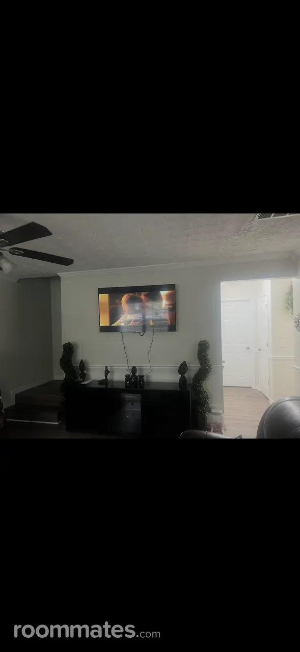 Profile photo 8 of 11