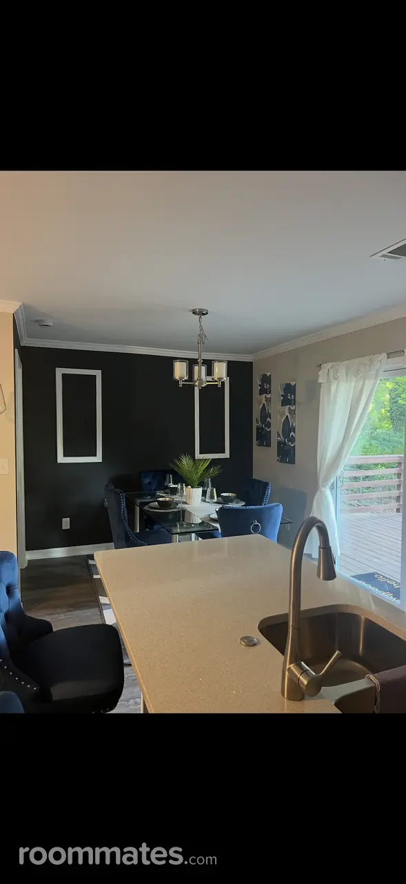 Profile photo 2 of 11