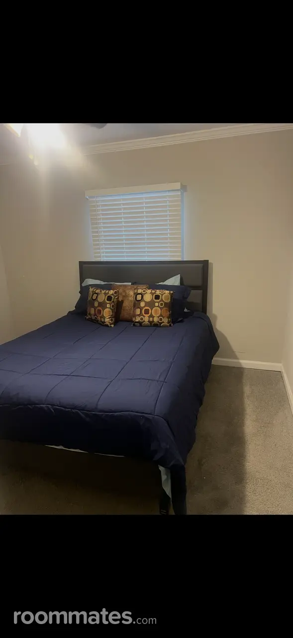 Profile photo 7 of 11