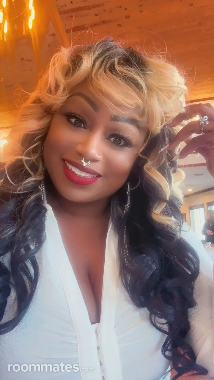 Profile photo 11 of 11