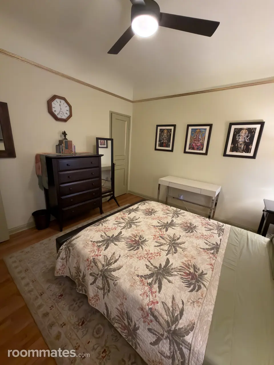 Profile photo 3 of 10