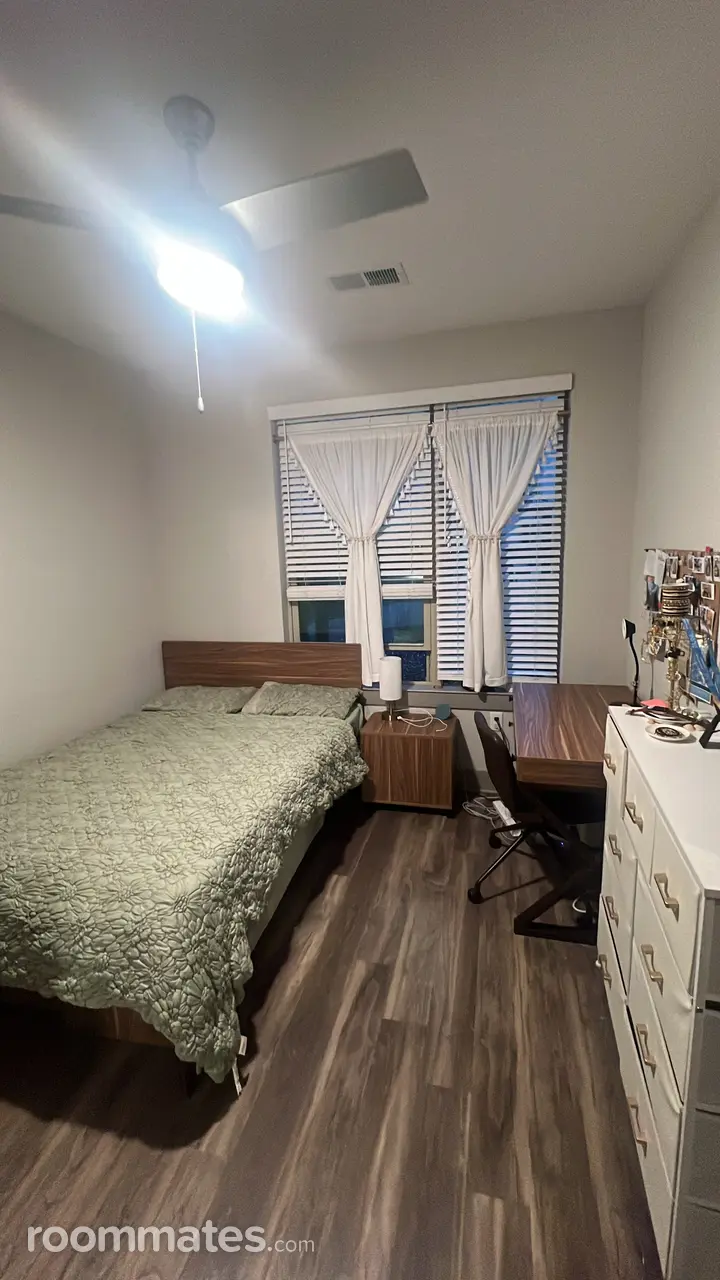 Profile photo 1 of 11