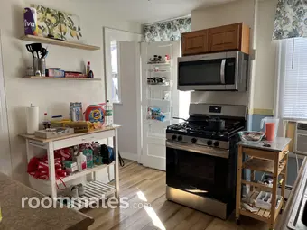 Room for rent in Troy, NY $600, house