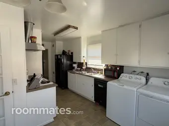 Room for rent in Garden Grove, CA $900, house