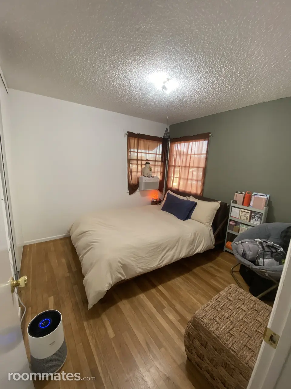 Profile photo 1 of 3