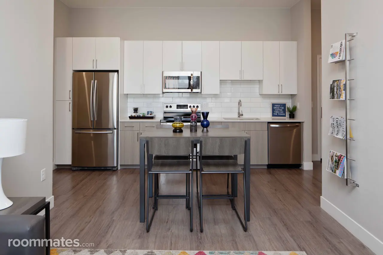 Profile photo 4 of 8