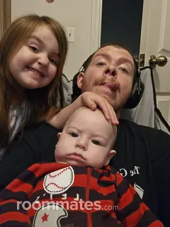 Roommate looking Oxford, MA, $1000