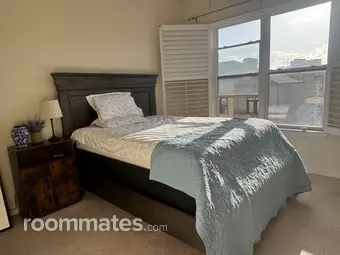 Room for rent in Atlanta, GA $1100, condo