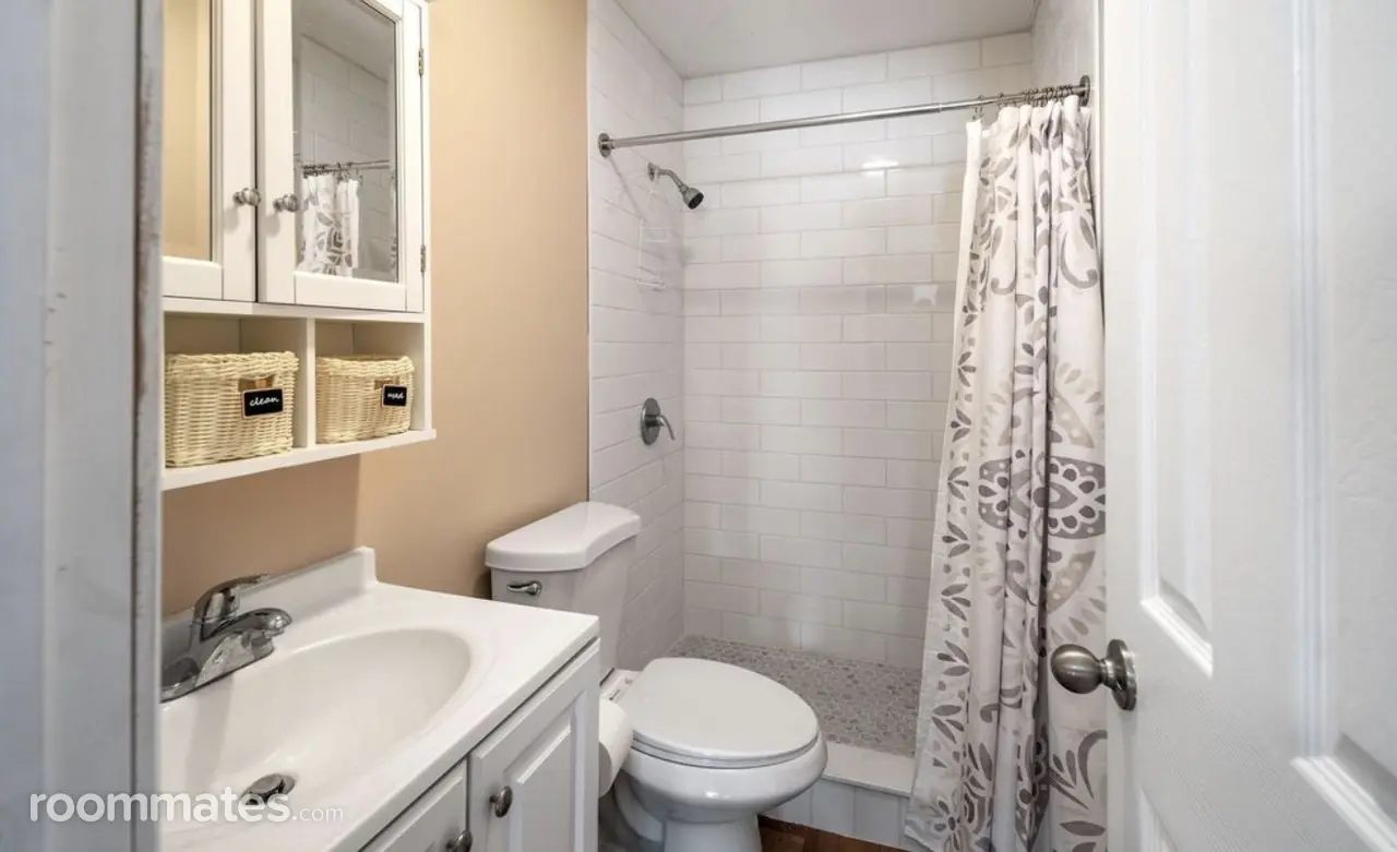 Profile photo 7 of 10