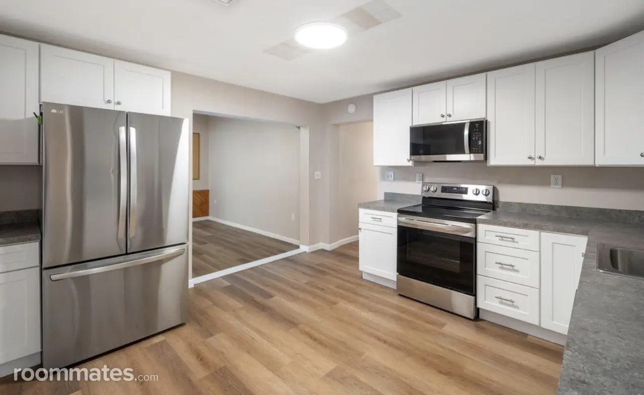 Profile photo 8 of 10