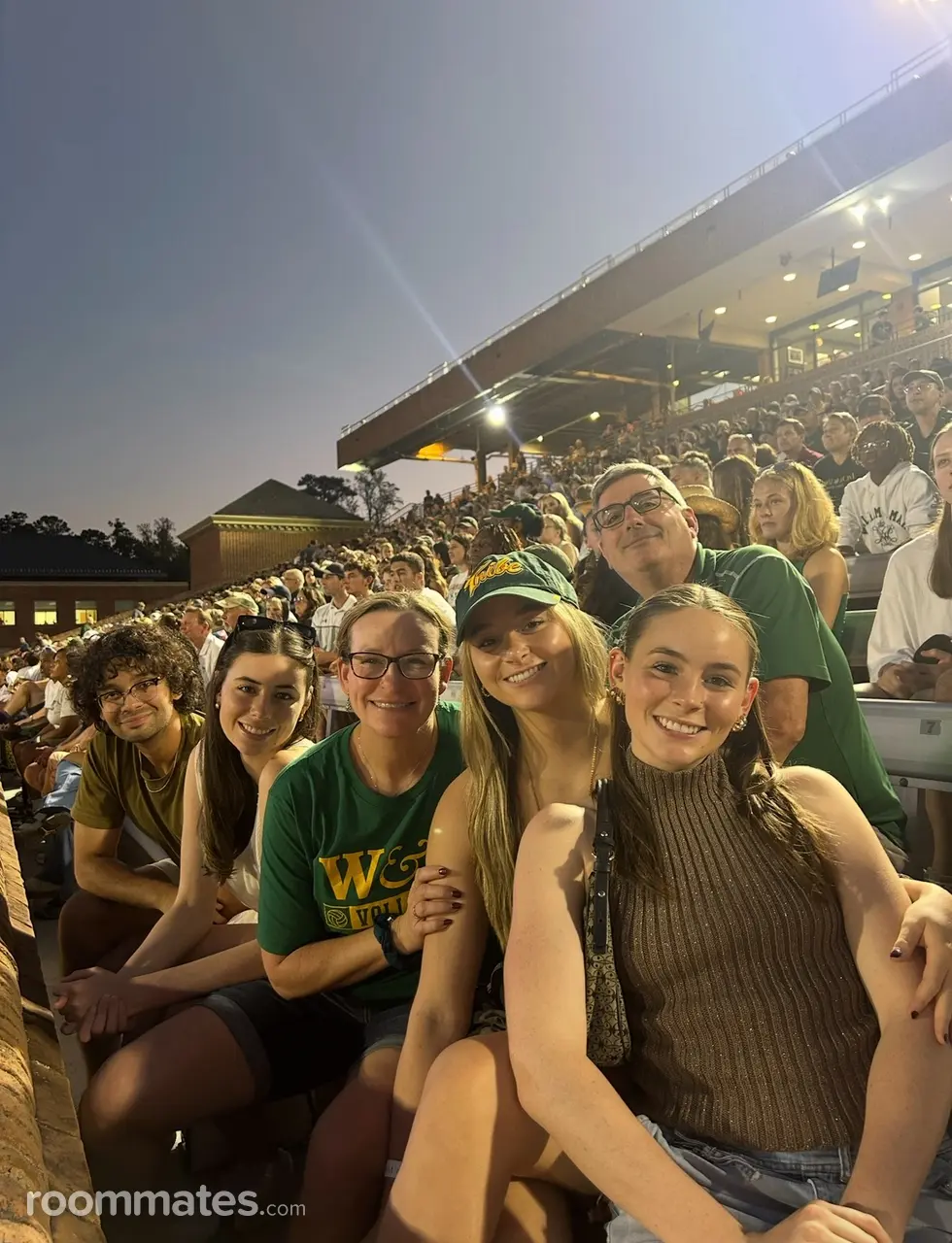 Profile photo 9 of 11