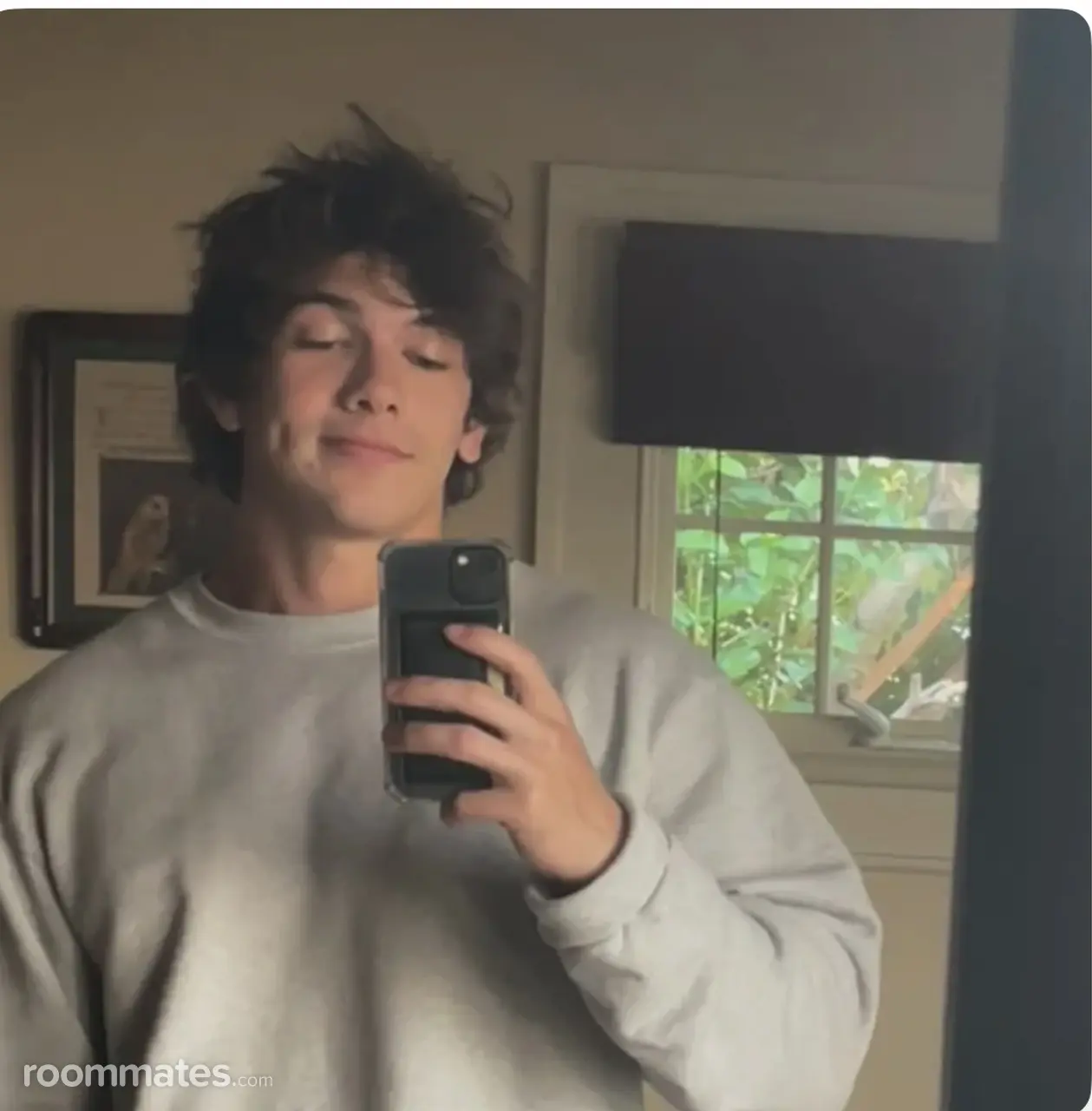 Profile photo 9 of 9