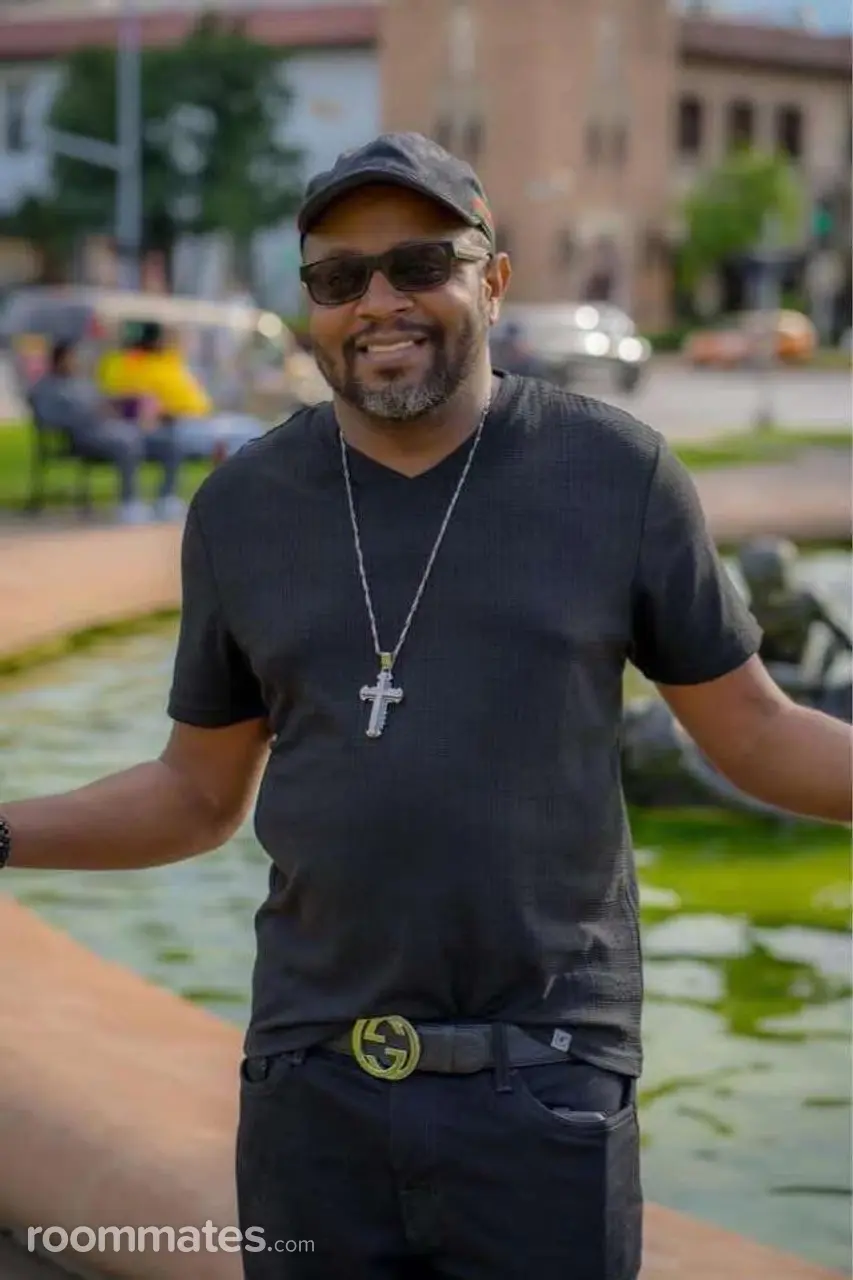 Profile photo 1 of 5