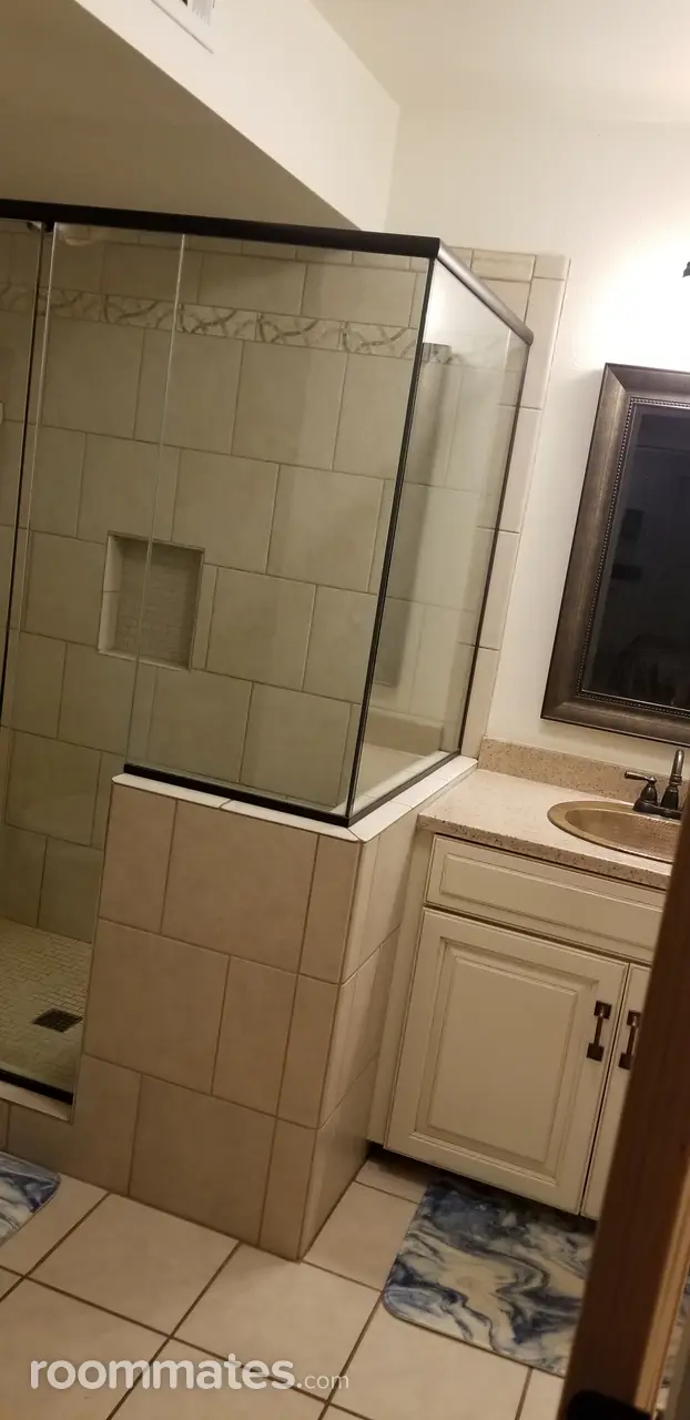 Profile photo 5 of 10