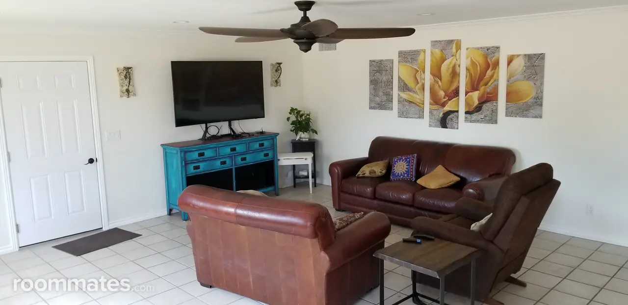 Profile photo 6 of 10