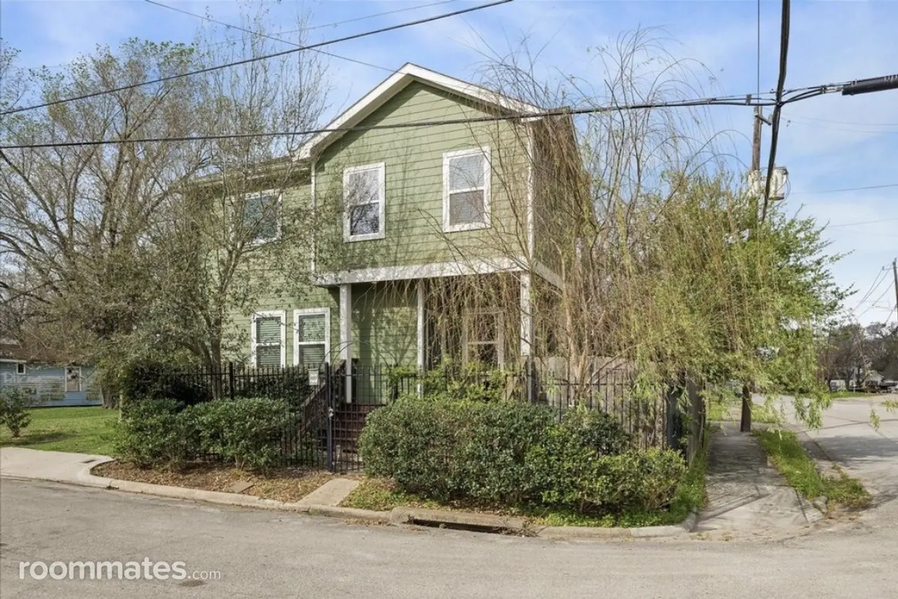 Profile photo 6 of 10