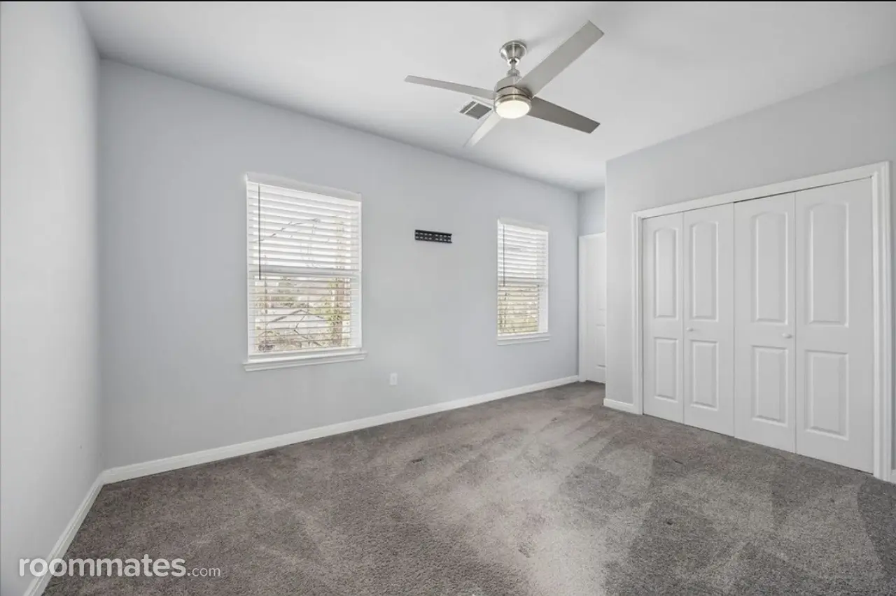 Profile photo 5 of 10