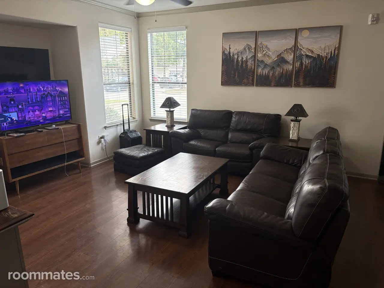 Profile photo 1 of 4