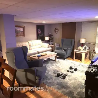 Room for rent in Louisville, KY $1000, house