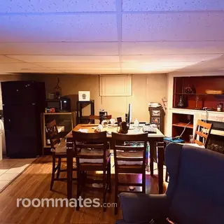 Room for rent in Louisville, KY $1000, house