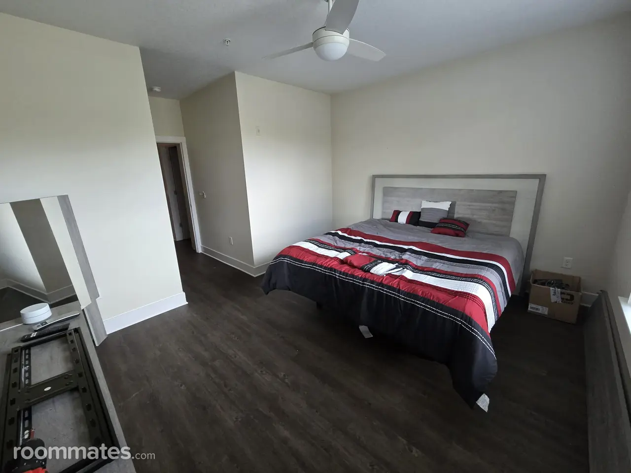 Profile photo 3 of 9