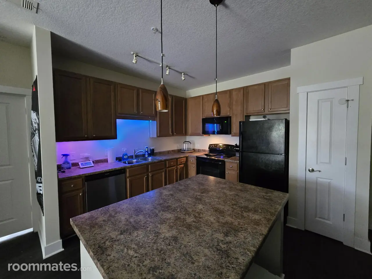 Profile photo 1 of 9