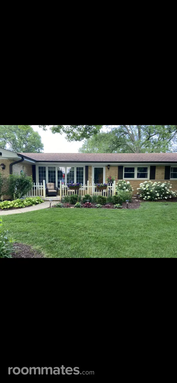 Profile photo 1 of 10