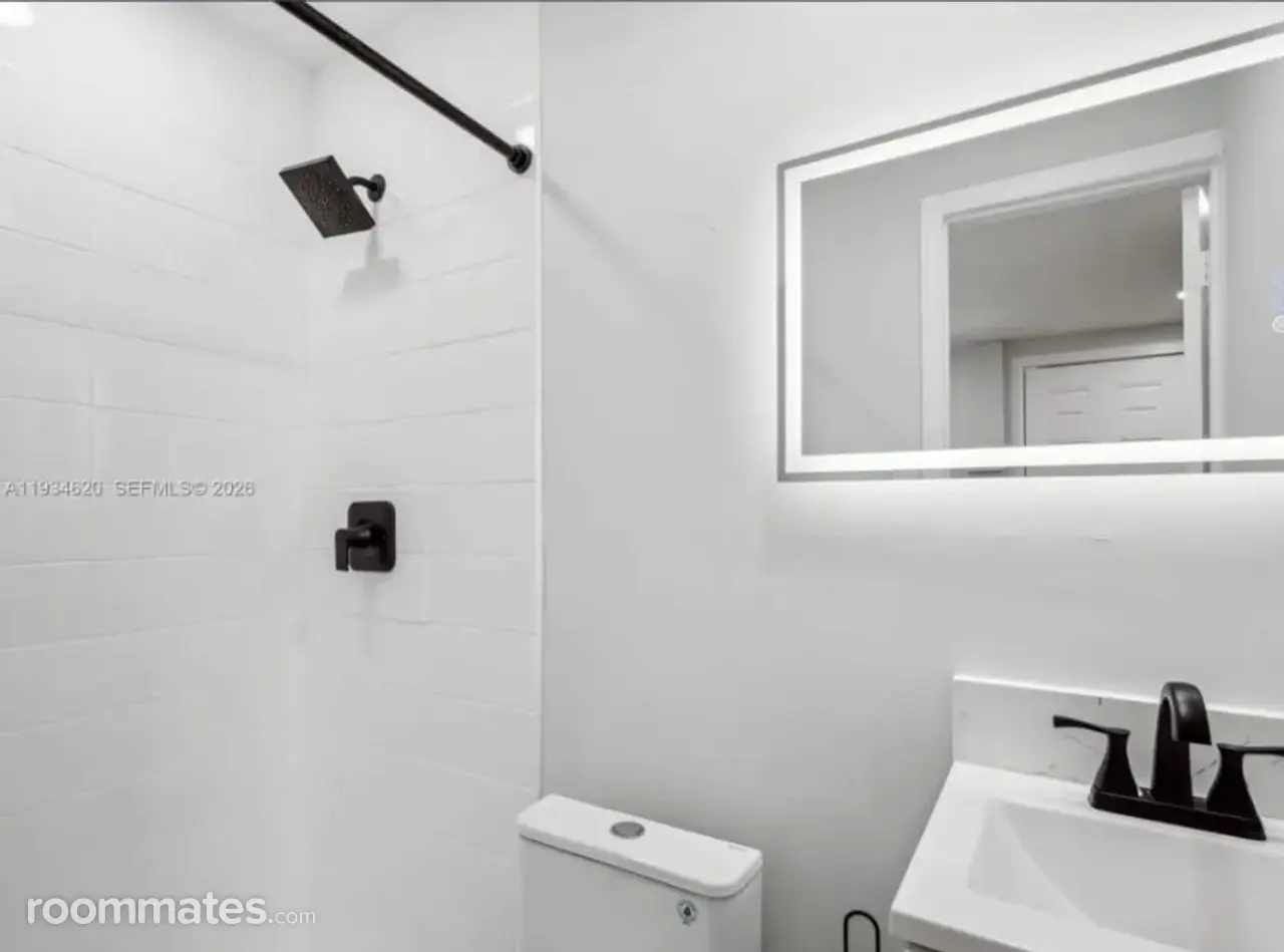 Profile photo 4 of 11